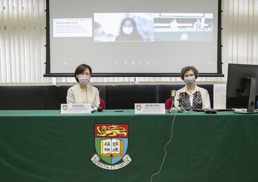 Photo 4 - Prof KK Chan (left) & Prof Nancy Law (right)