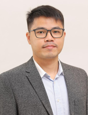 Dr Ouyang Huang's portrait photo