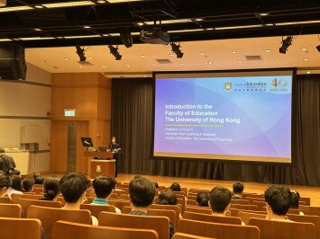 Professor Lo Yuen Yi conducted the Faculty Introduction talk 
