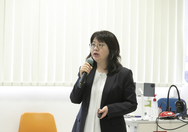 Dr Diana Lee conducted thematic talk