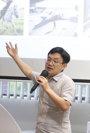 Prof Tai Chung Pui conducted thematic talk