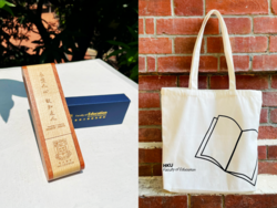 a pen gift set and a bag