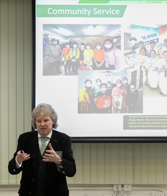 Dr Gary Harfitt
